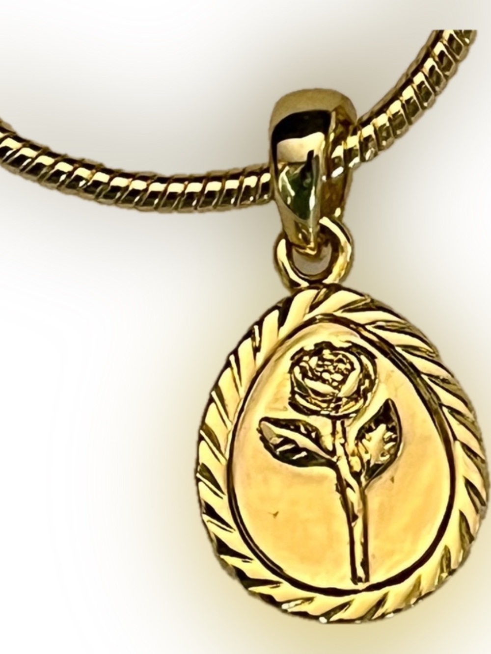 Uncommon James UJ Gold Rose Medallion Coin Necklace 13-16" Choker Petite Floral